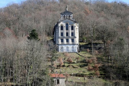 Le terrain est sous la chapelle de Miège-Coste matraire (Copier)